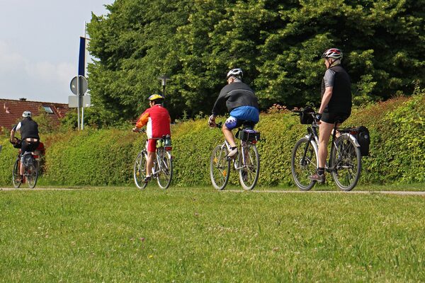 Die LandArt-Fahrradtour führt zu Grevens Kunst